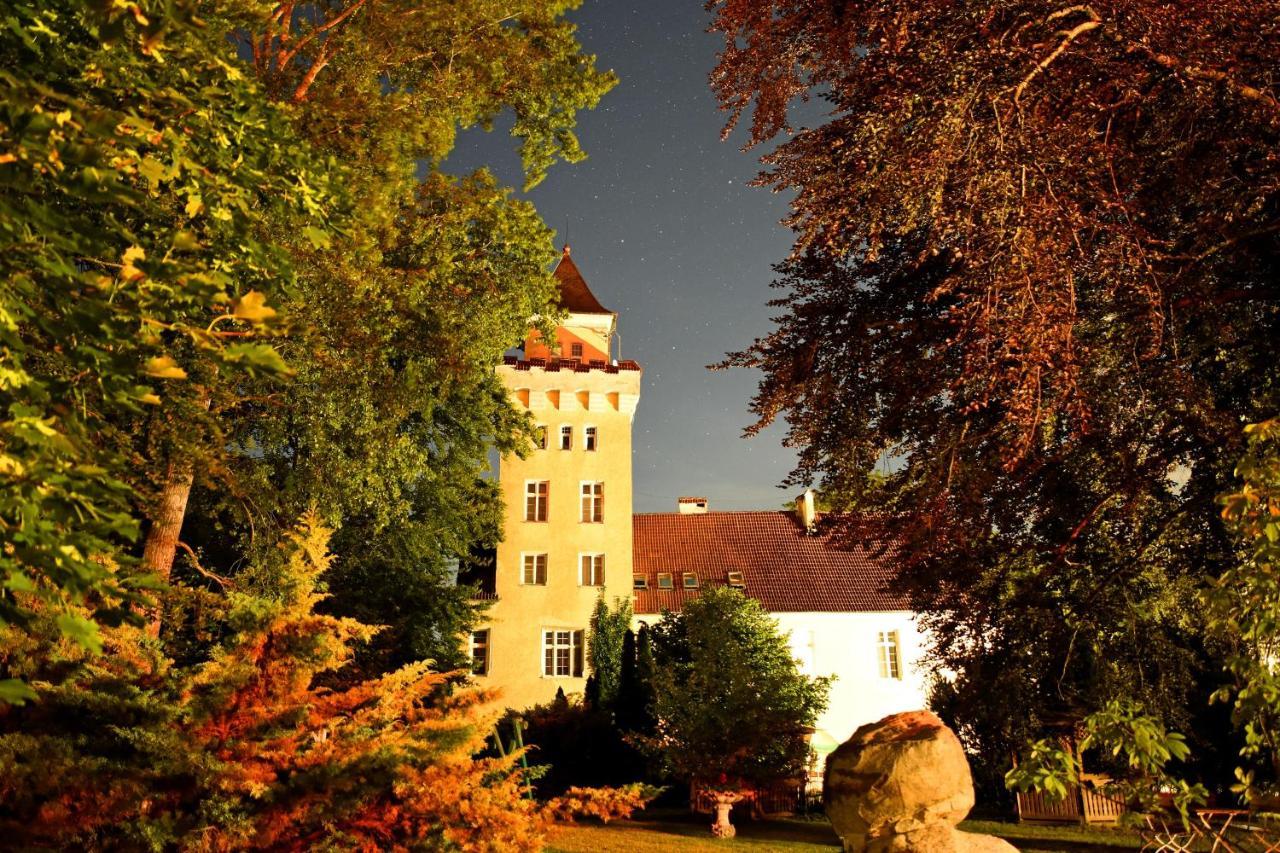 Zamek Nowecin Hotel Łeba Exterior foto