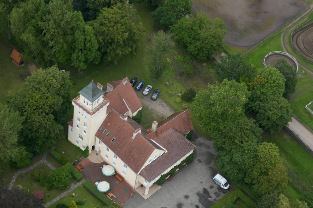 Zamek Nowecin Hotel Łeba Exterior foto